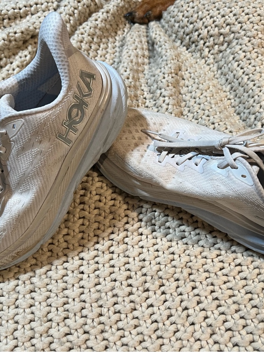 Hoka women’s Clinton 9